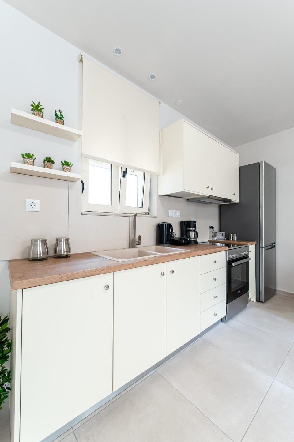 Chrisa's Detached Property near Center with Parking Apartment in Heraklion