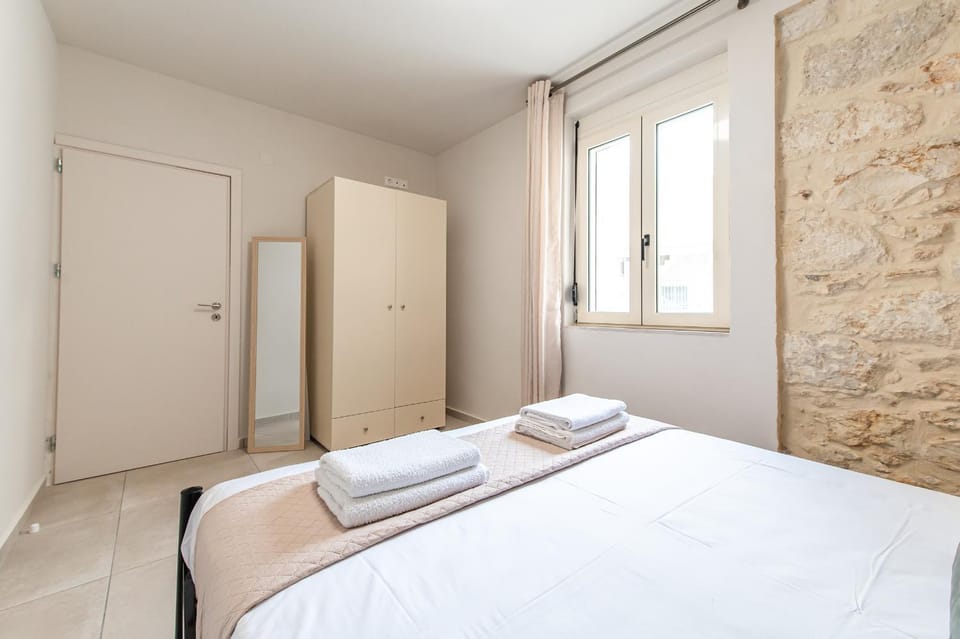 Chrisa's Detached Property near Center with Parking Apartment in Heraklion