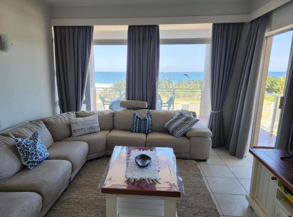 Natural landscape, View (from property/room), Balcony/Terrace, Living room, Seating area, Sea view