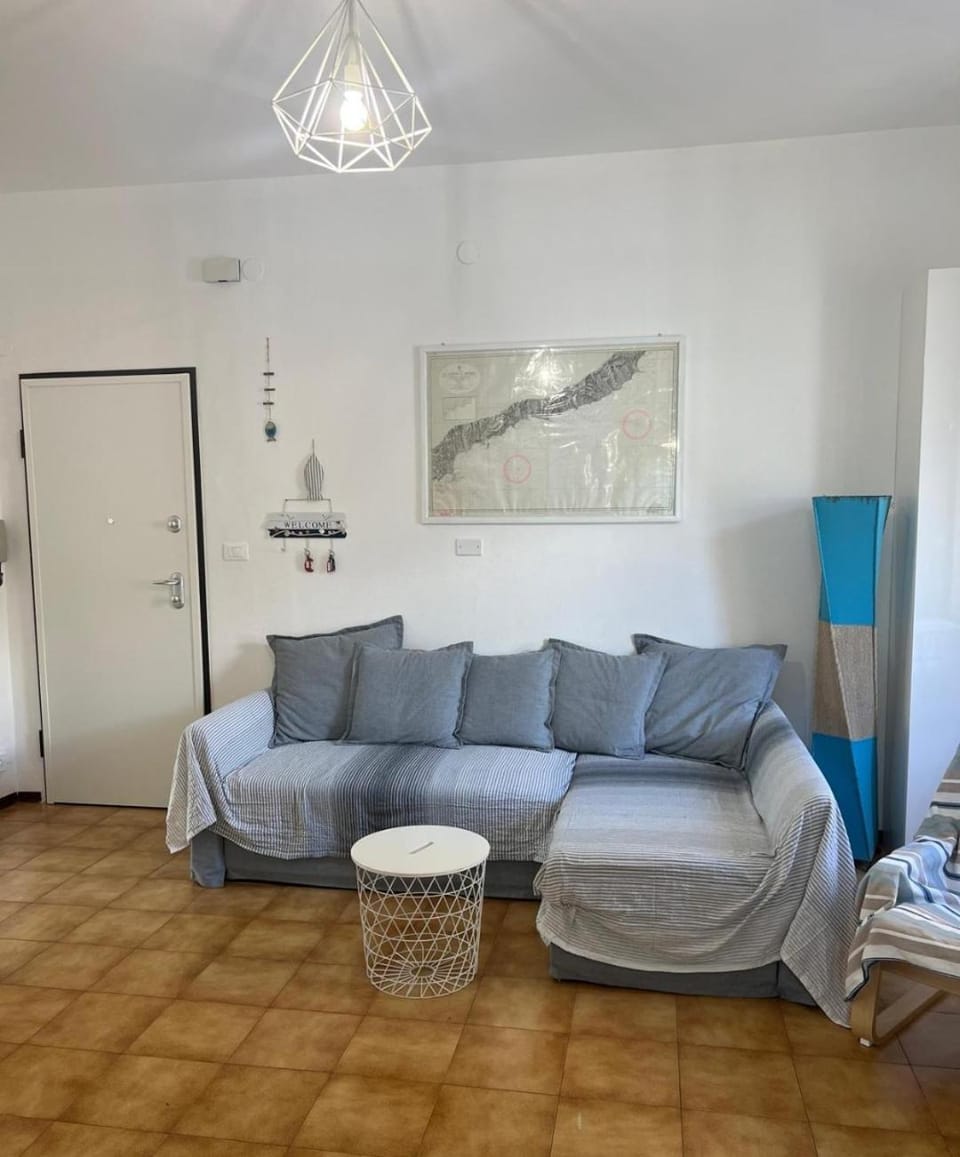 Nuovo Appartamento in Residenza VILLA FIORENZA Apartment in Noli