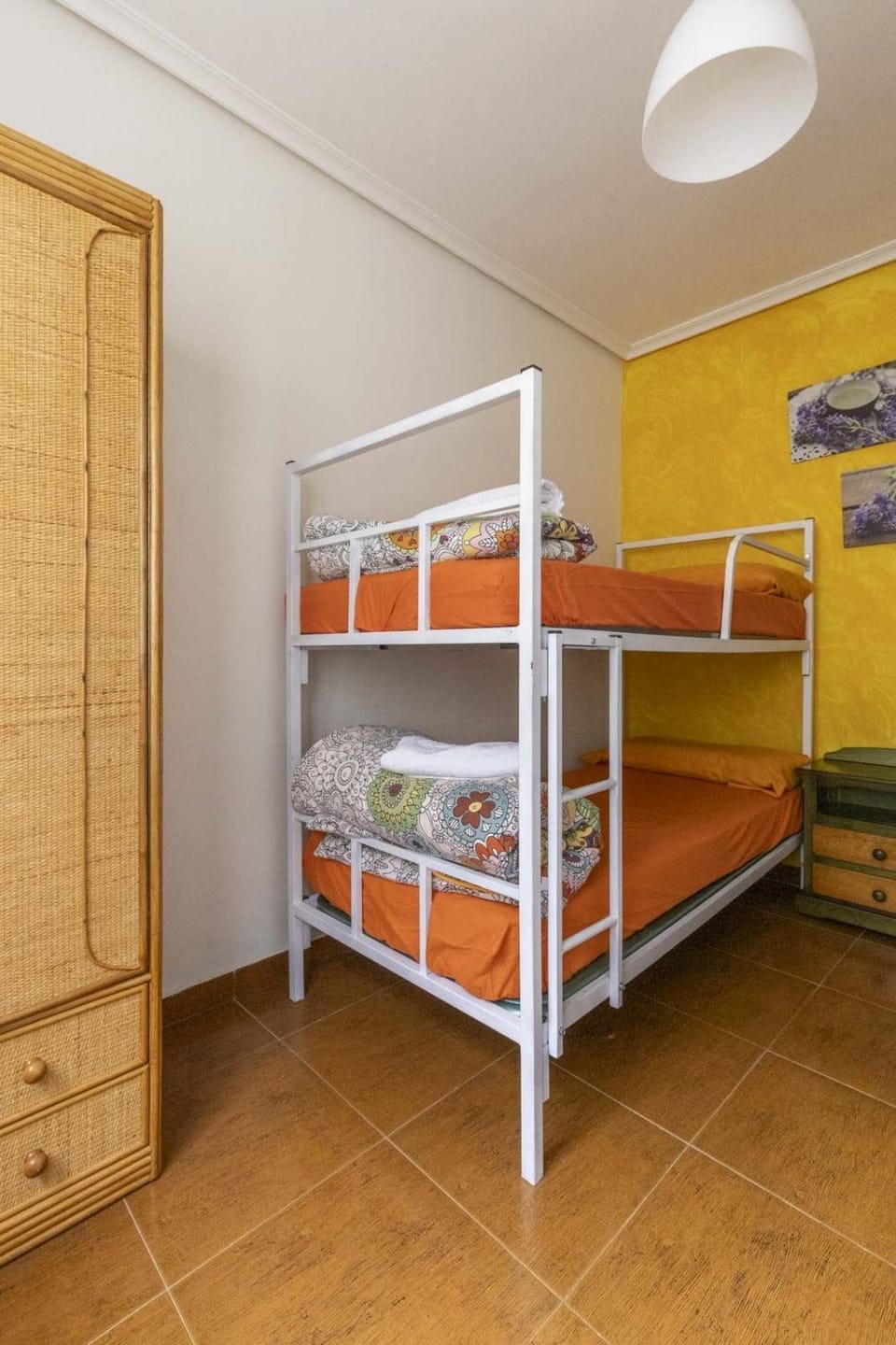 Bedroom, bunk bed