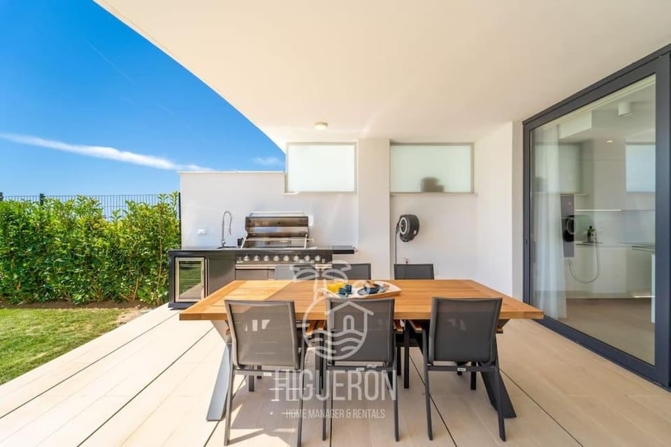 HigueronRentals Greenhouse Apartment in Fuengirola