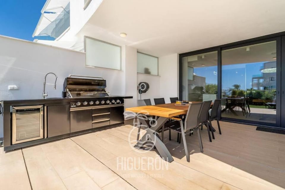 HigueronRentals Greenhouse Apartment in Fuengirola