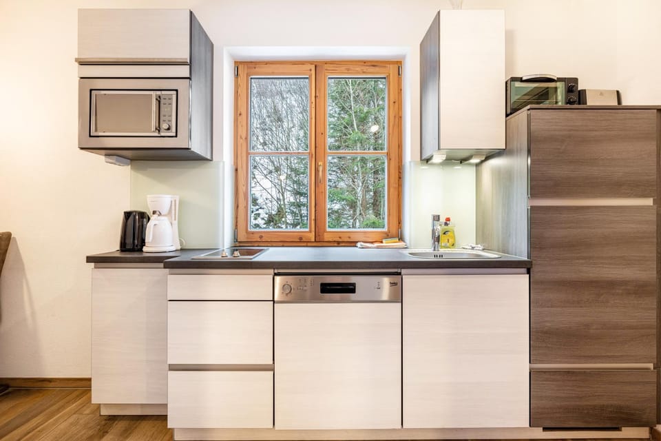 Kitchen or kitchenette, Living room