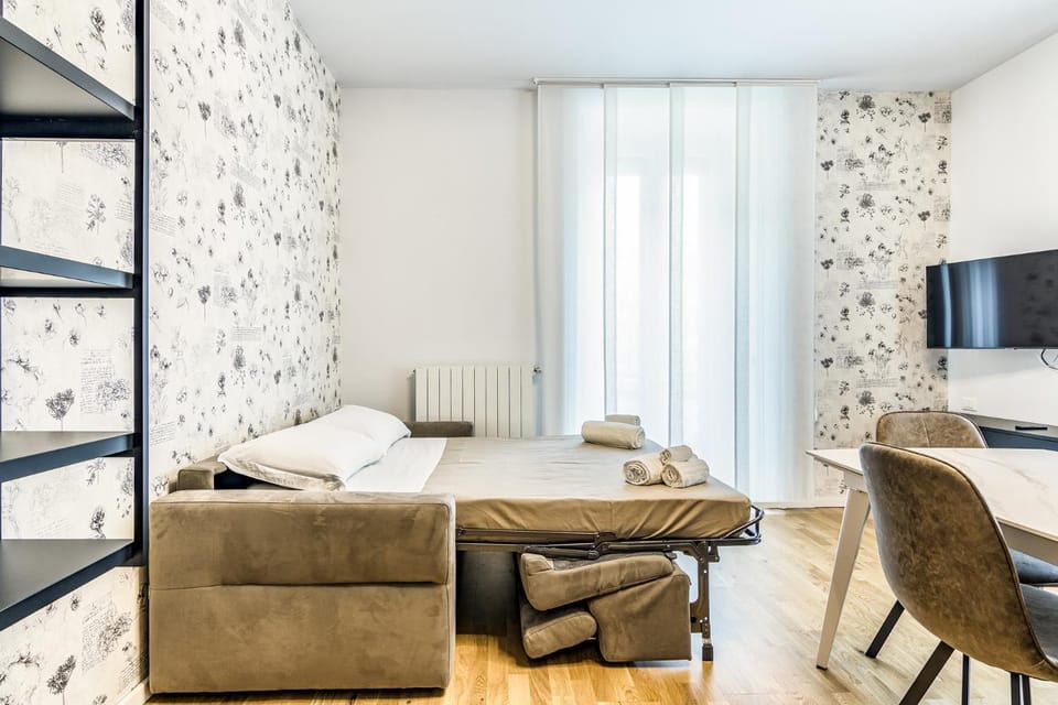 Bed, Living room