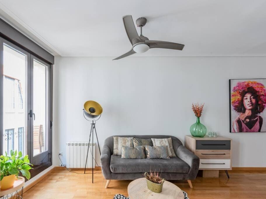 Living room, Decorative detail, Seating area