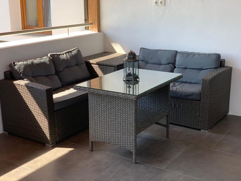 Balcony/Terrace, Internal: Not applicable to any particular room