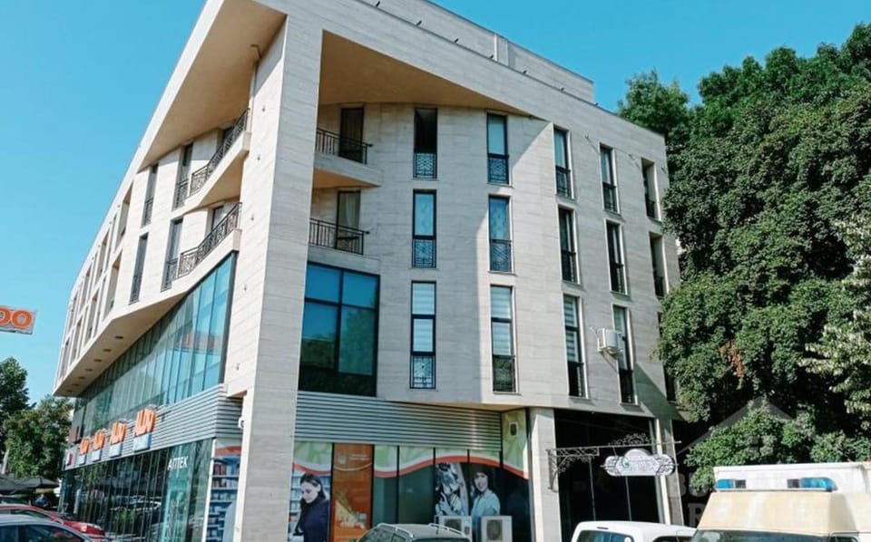 Property building, Neighbourhood, Street view