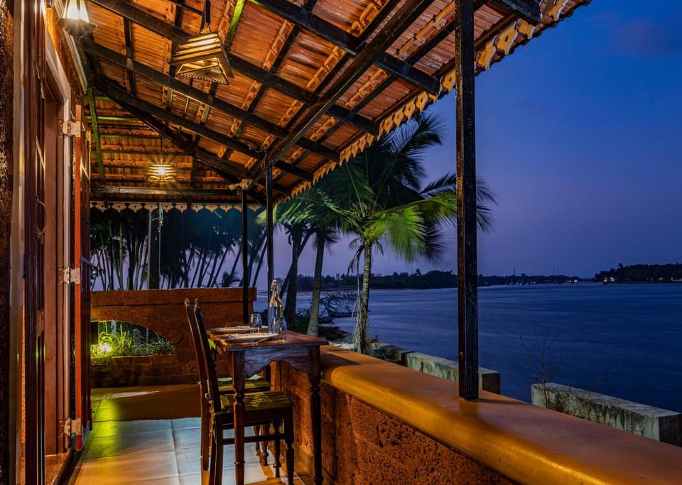 Patio, Restaurant/places to eat, Night, Natural landscape, Balcony/Terrace, River view