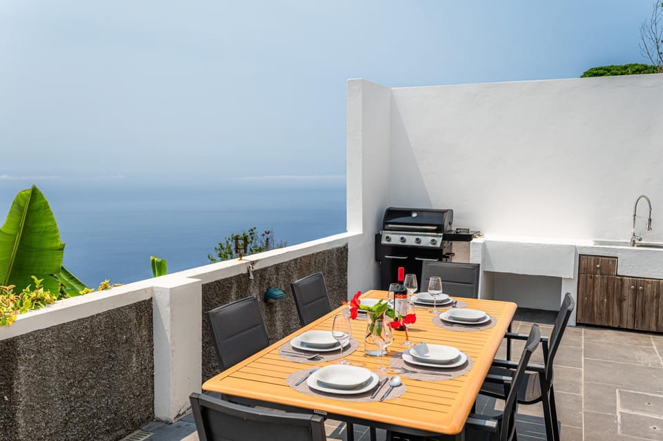 BBQ facilities, Balcony/Terrace, Sea view