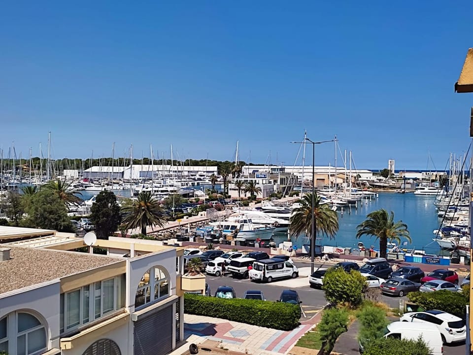 Appart cosy calme Coté port & plage Canet Apartment in Canet-en-Roussillon