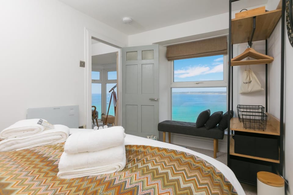 Bed, Bedroom, Sea view, Sea view, Sunrise, Sunset, wardrobe