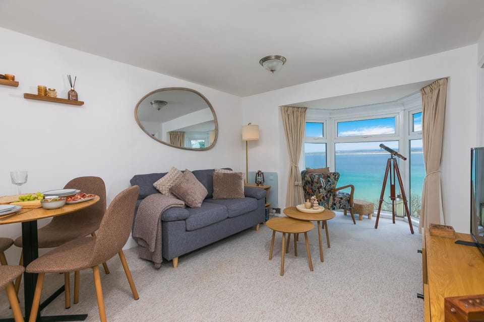 TV and multimedia, Living room, Seating area, Dining area, Sea view, Sea view, Sunrise, Sunset