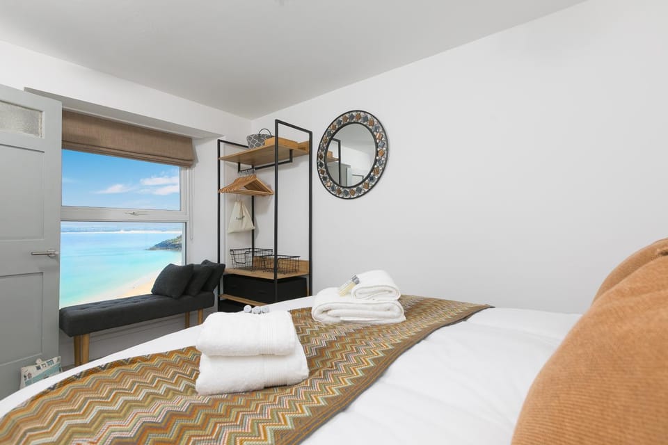 Bed, Seating area, Bedroom, Sea view, Sea view, towels