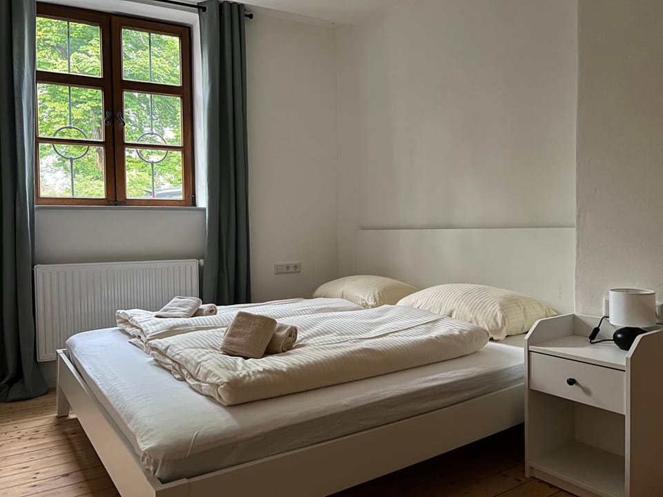 Bed, Photo of the whole room, Bedroom, towels