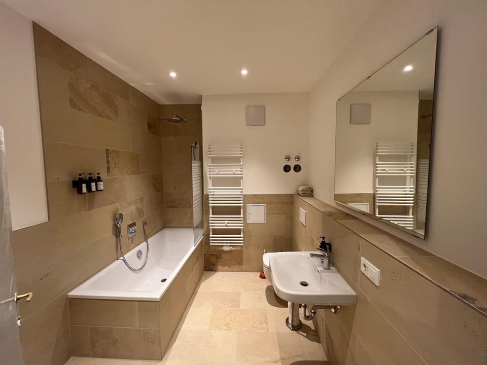 Bathroom, Photo of the whole room, Bath, towels