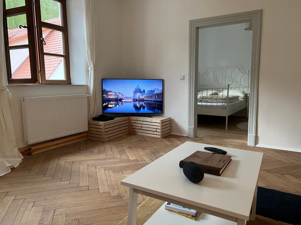 TV and multimedia, Photo of the whole room