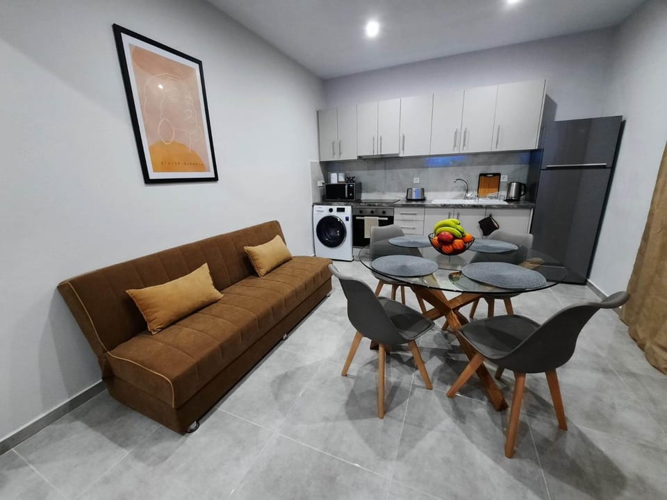 Living room, Dining area