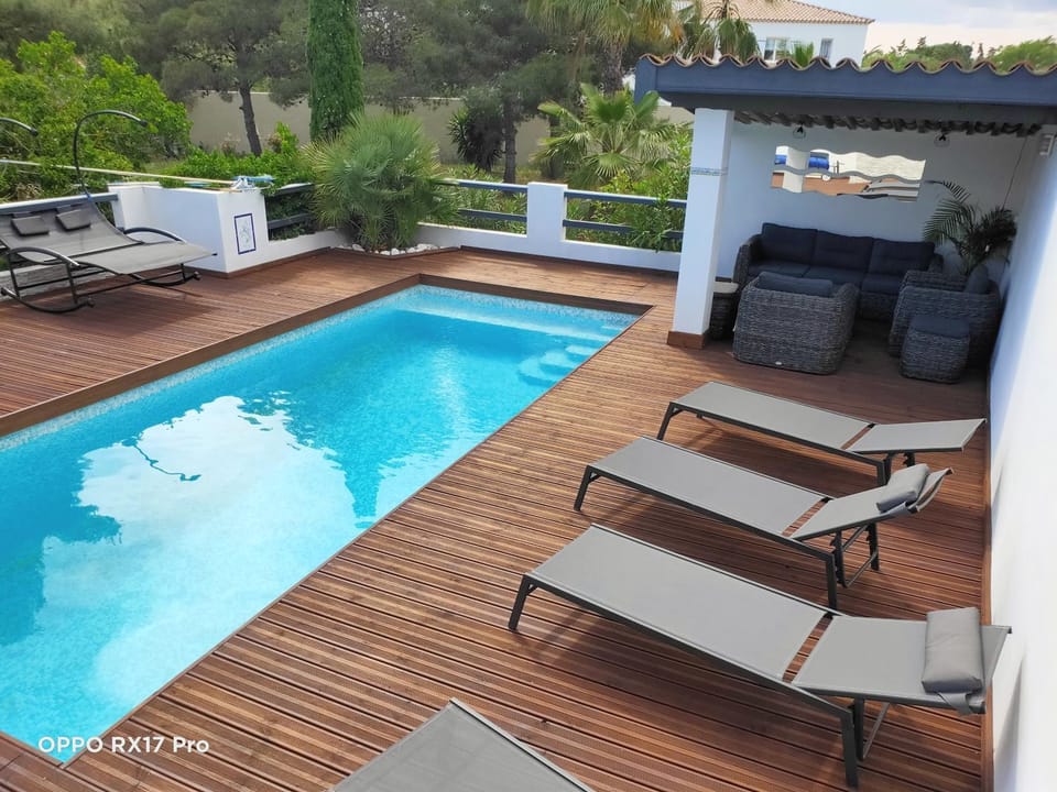Swimming pool, Swimming pool