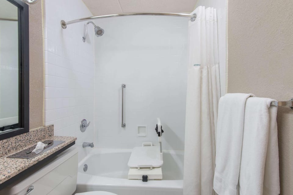 Bathroom, Photo of the whole room, On site