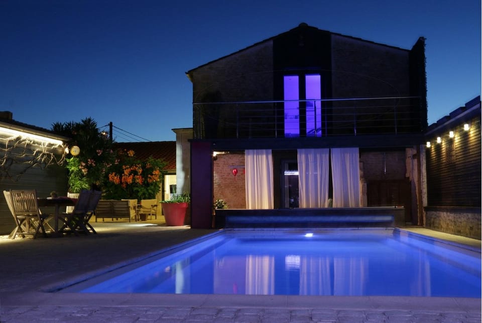 Swimming pool