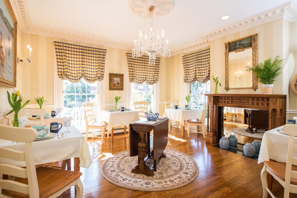 Captain Farris House Bed and Breakfast in West Dennis