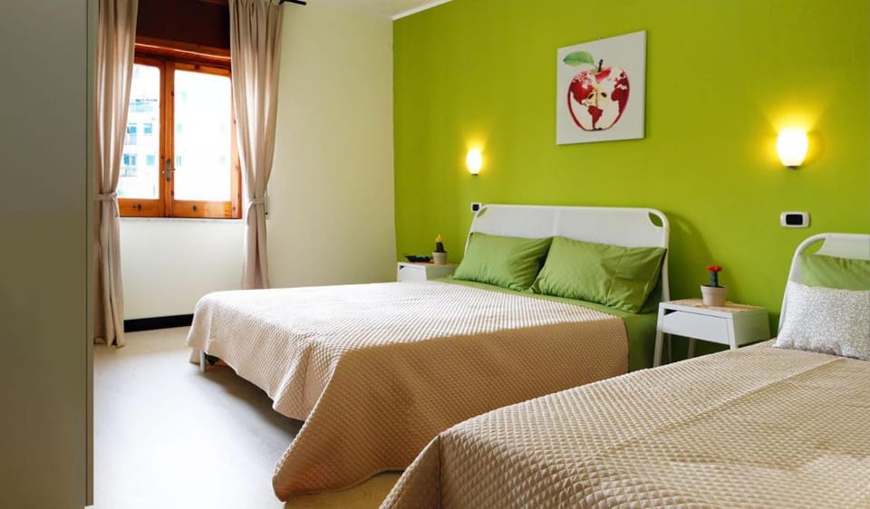 Shower, Bed, Kitchen or kitchenette, Bedroom, kitchen