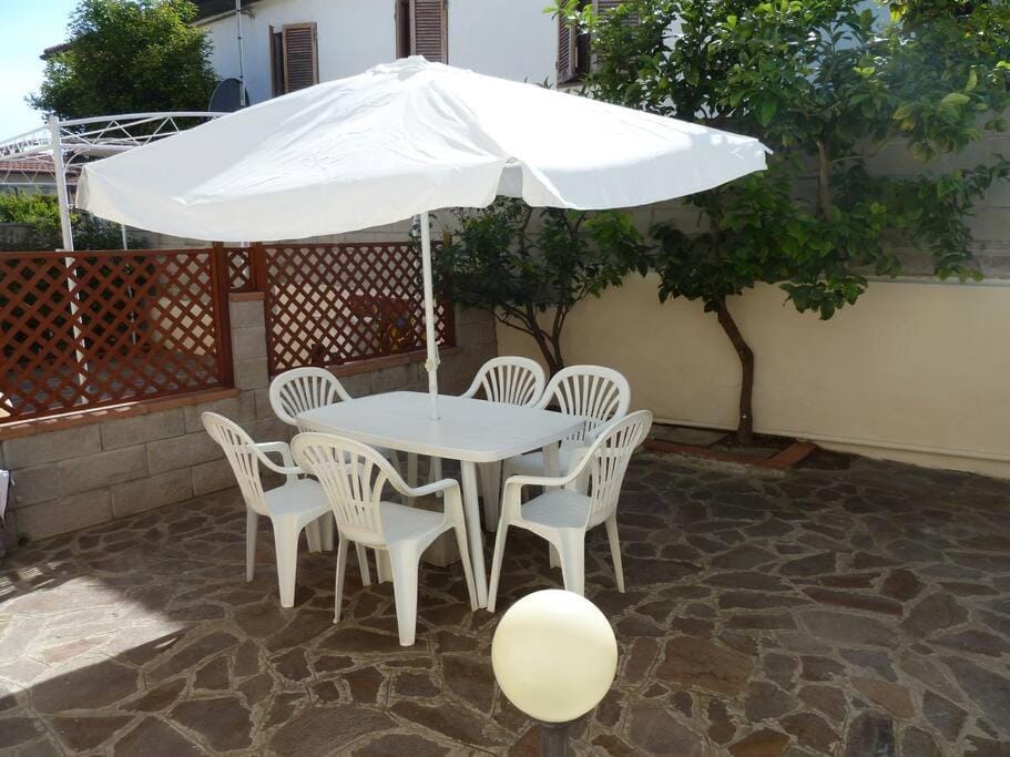 Patio, Garden view