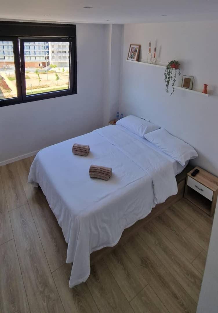 Confortable habitación doble - 1 Bed and Breakfast in Barcelona