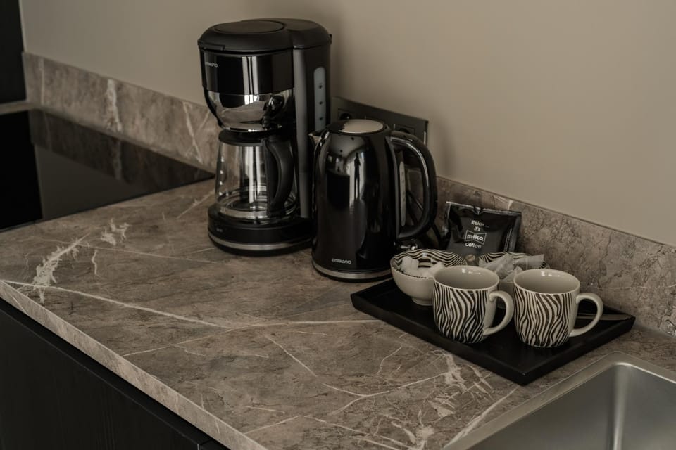 Coffee/tea facilities, Kitchen or kitchenette