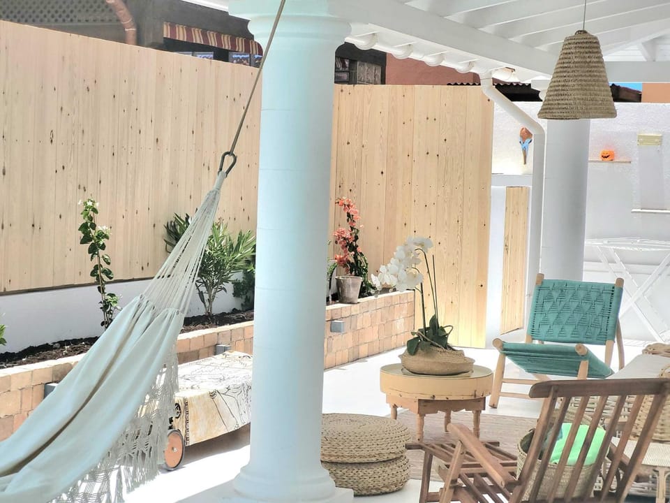Patio, Living room, sunbed