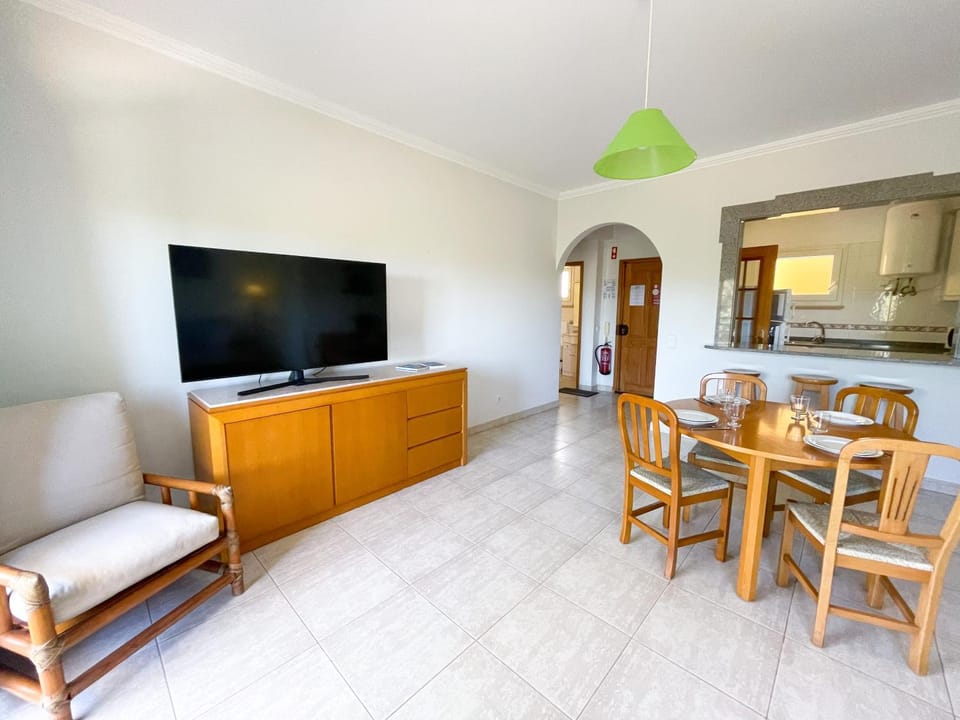 Communal lounge/ TV room, TV and multimedia