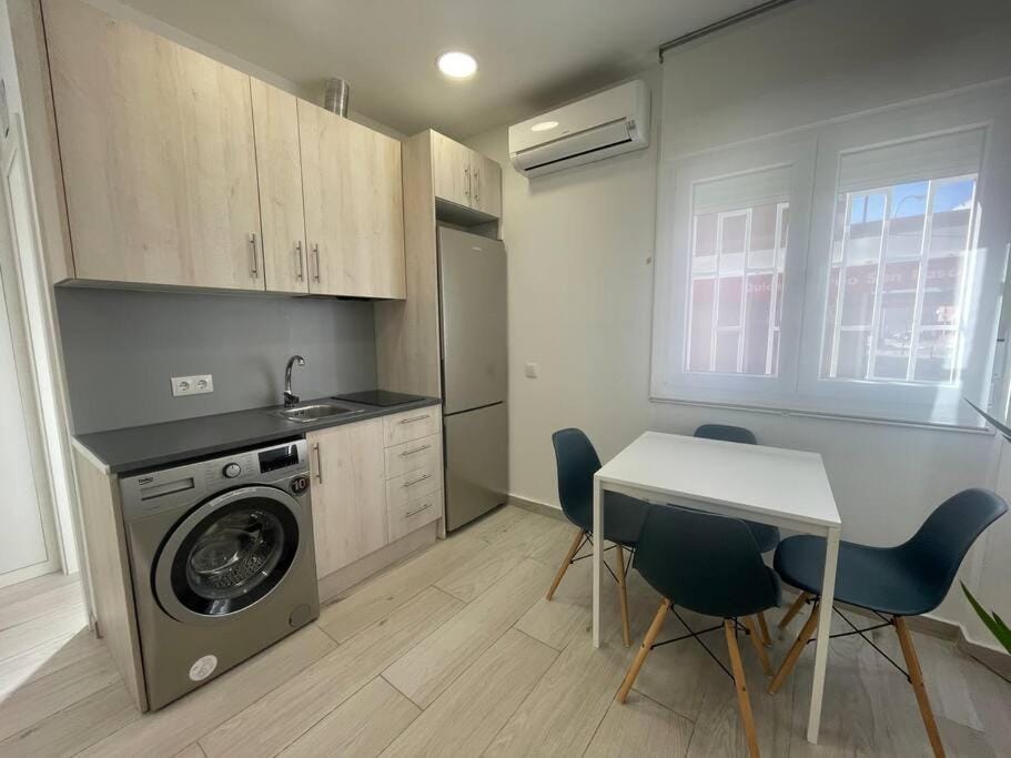 Central studio with parking space-AFRIC Apartment in Madrid