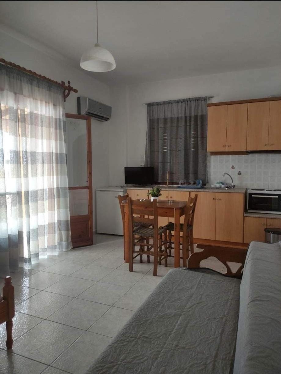 Kitchen or kitchenette, pet friendly, stove