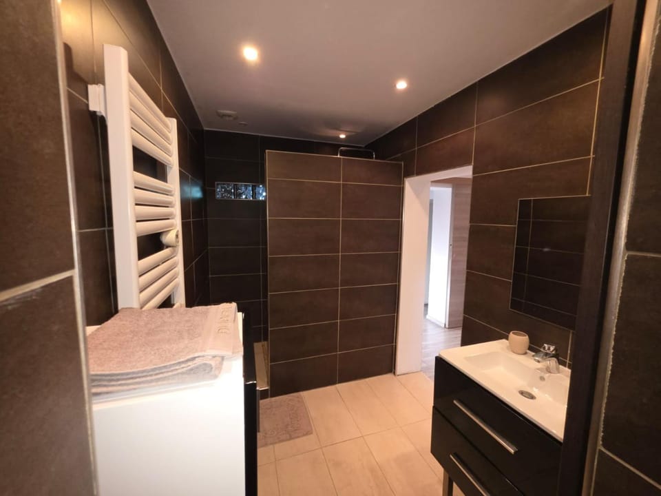 jolie appartement avec piscine Apartment in Mougins