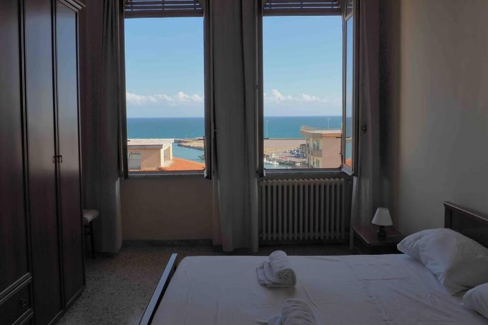 Bedroom, Sea view