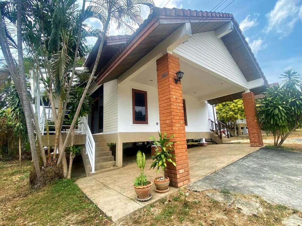 Property building, Neighbourhood, Balcony/Terrace