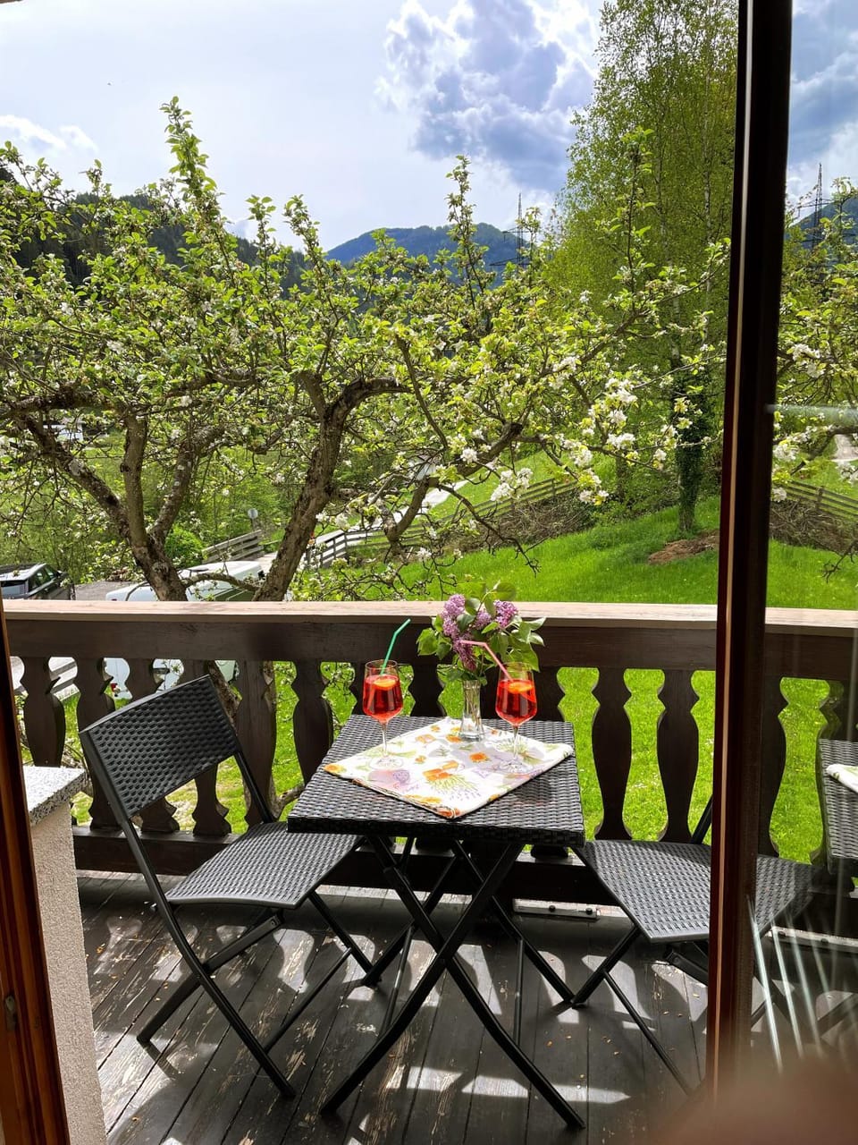 Spring, Natural landscape, Garden, View (from property/room), Balcony/Terrace, Dining area, Mountain view