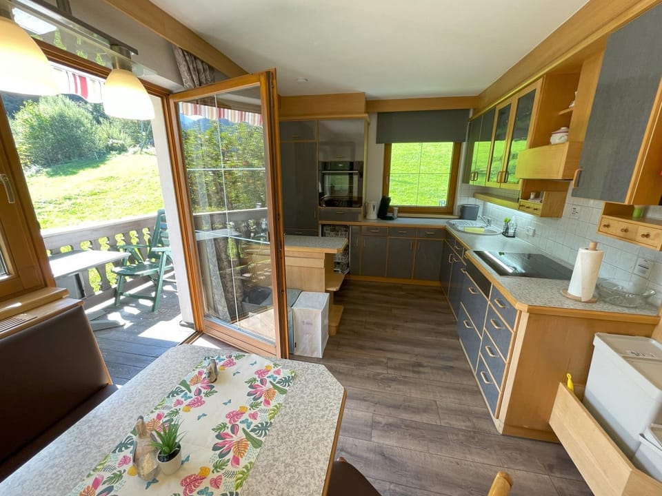 Natural landscape, Balcony/Terrace, Kitchen or kitchenette, Seating area, Dining area, Garden view, dishwasher, kitchen