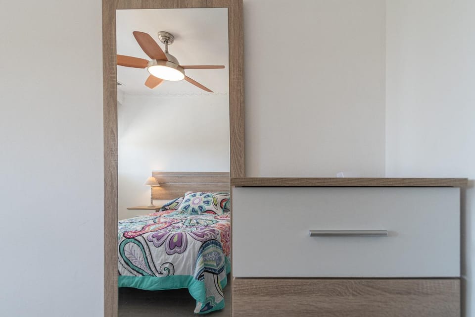 Bed, Photo of the whole room, Bedroom, fireplace