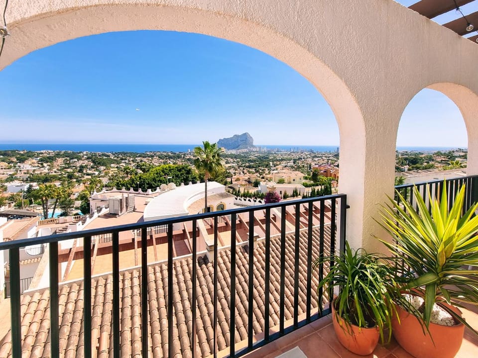 Nearby landmark, Day, Natural landscape, View (from property/room), Balcony/Terrace, City view, Mountain view, Sea view