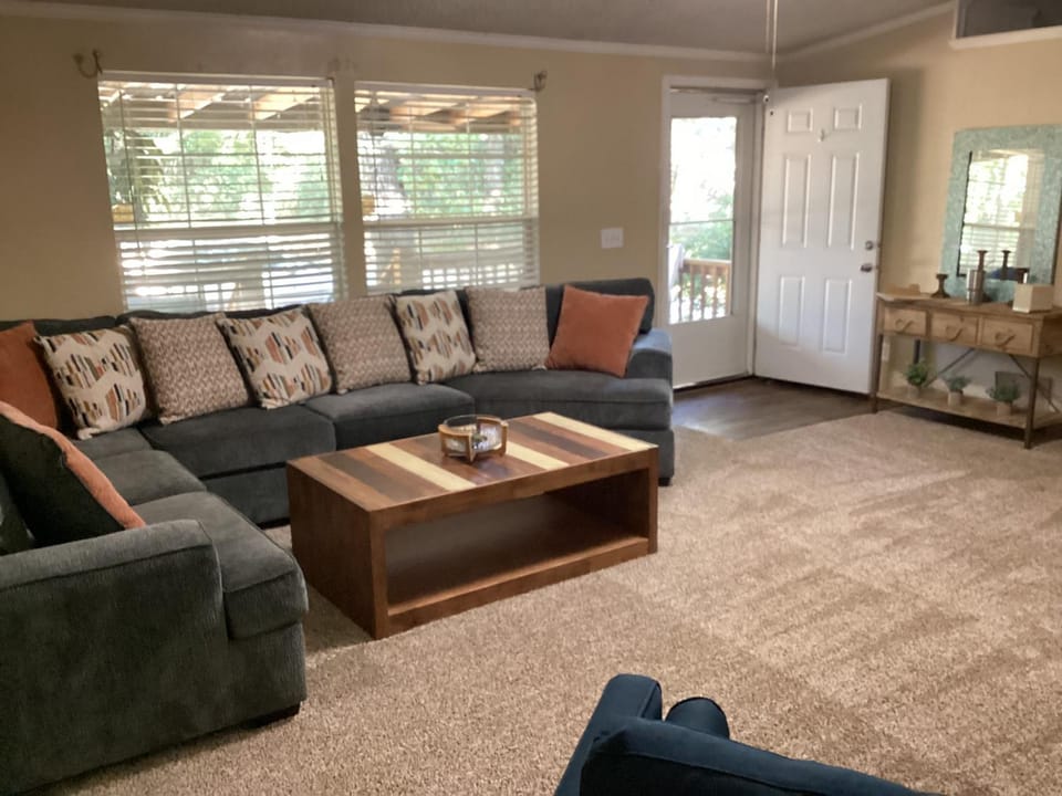 TV and multimedia, Seating area