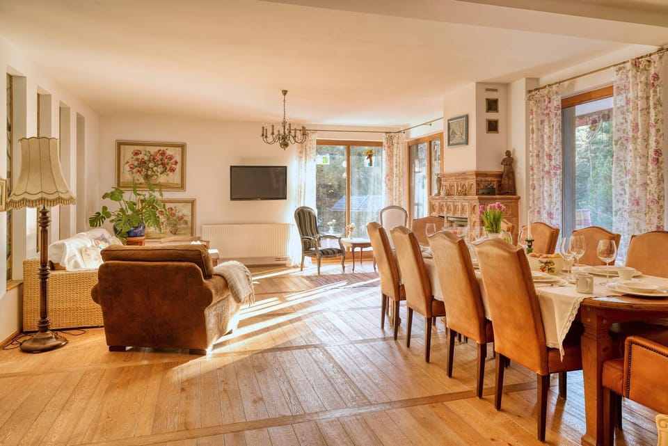 TV and multimedia, Living room, Seating area, Dining area, Evening entertainment, towels, towels