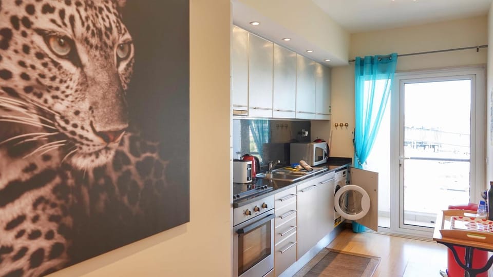 Marina Retreat - An exquisite 2 bedroom apartment on the Lagos Marina Apartment in Lagos