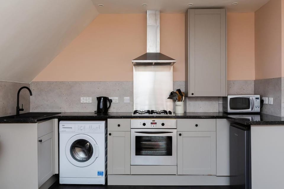 Queenie - Quiet, charming one bedroom with easy street parking Apartment in Ramsgate