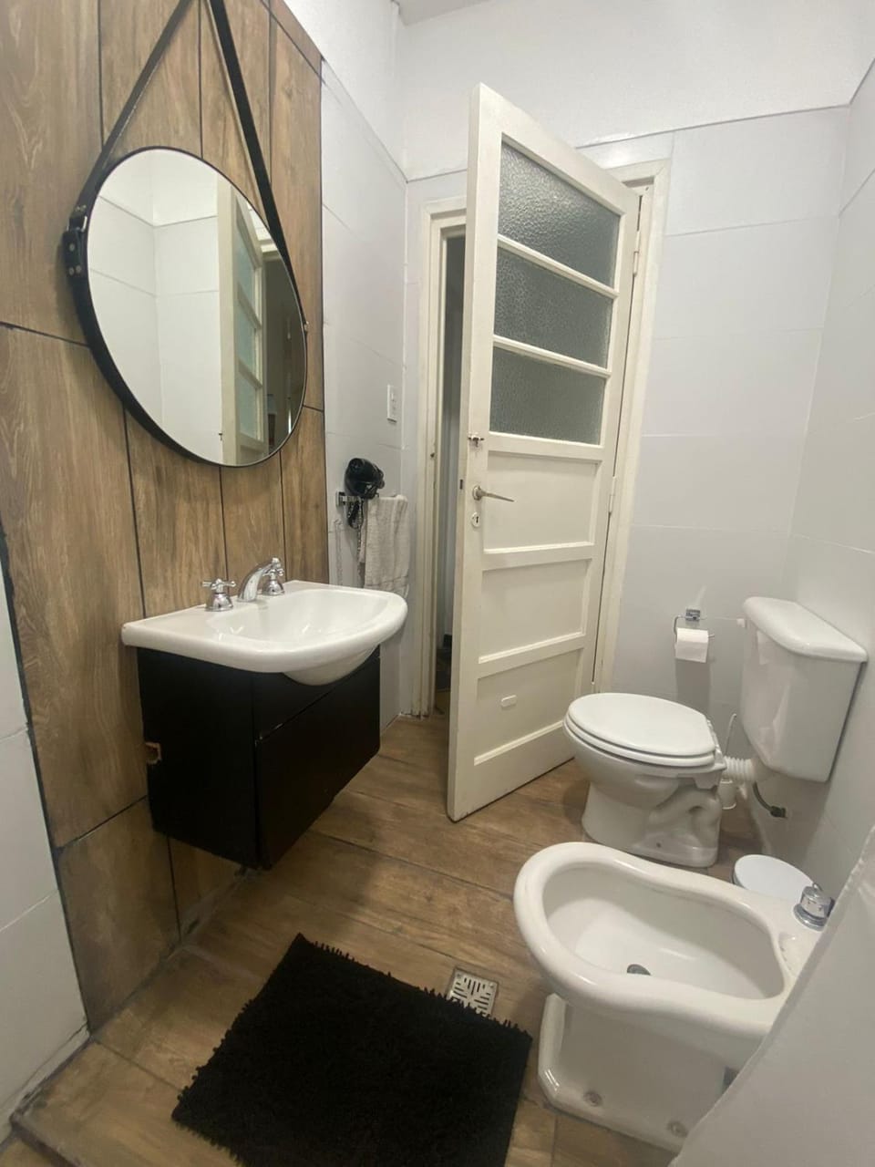 Shower, Bathroom, bidet, towels