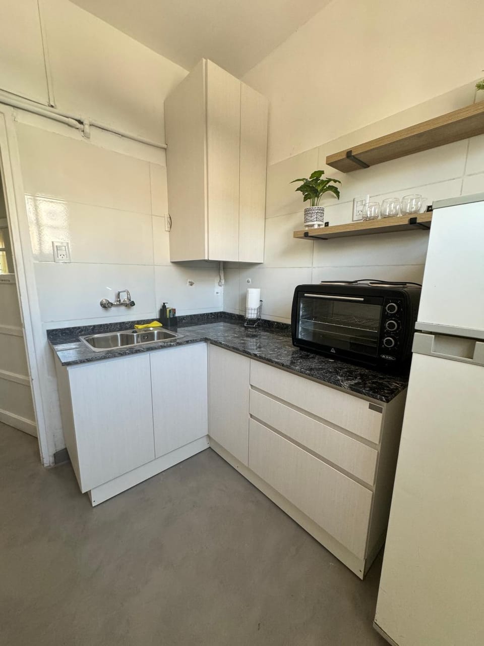 Kitchen or kitchenette, minibar, pet friendly, toaster, kitchen