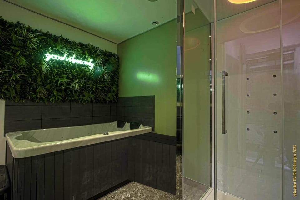 CosyRouen Bali Jacuzzi & Hamman Apartment in Rouen