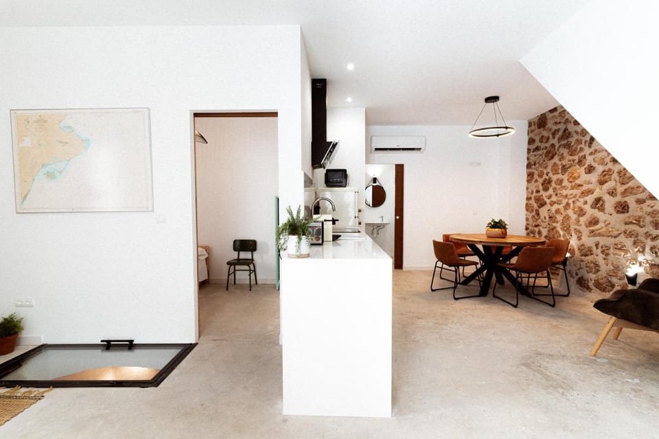 Living room, Dining area