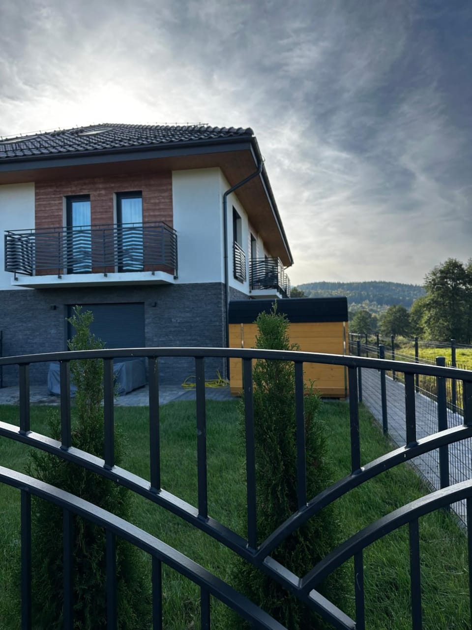 Property building, Day, Natural landscape, Garden, Sauna, View (from property/room), Balcony/Terrace